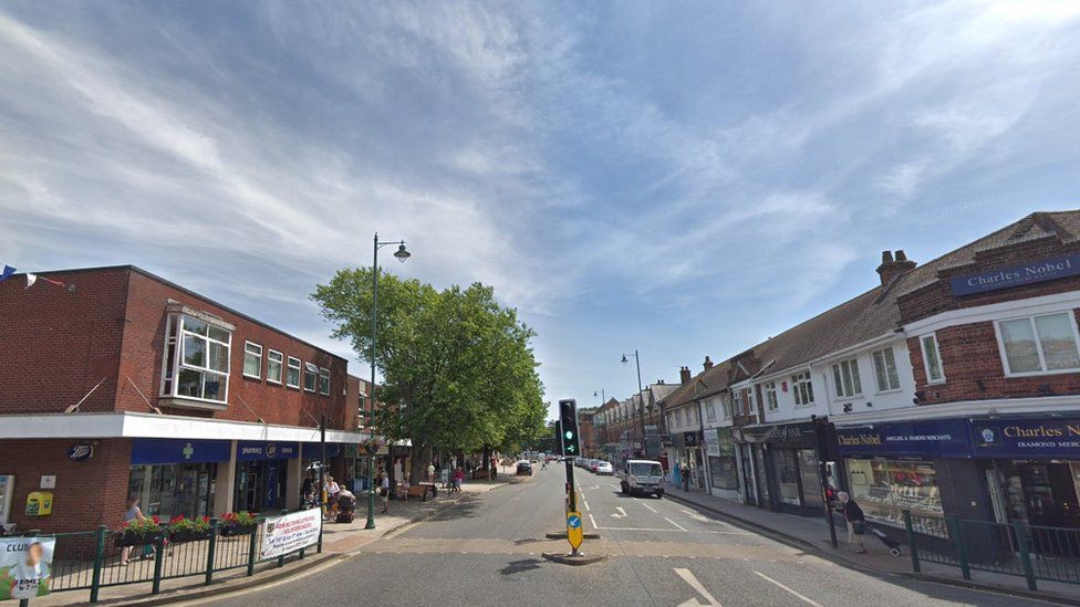 Woman dies after being hit by lorry in New Milton - BBC News