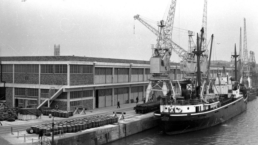 Black and white image of Bristol harbourside railway and ships