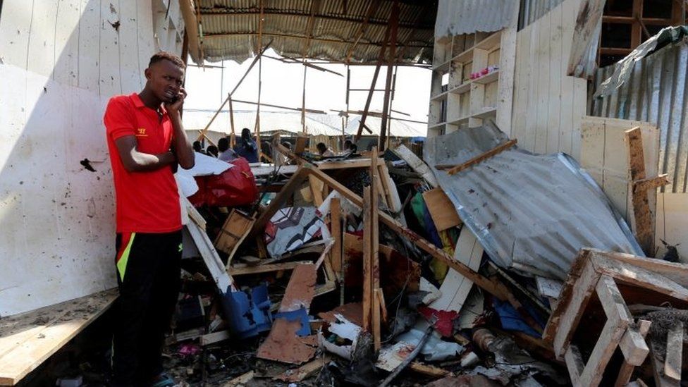 Somalia Mogadishu car bomb: At least 34 people killed - BBC News