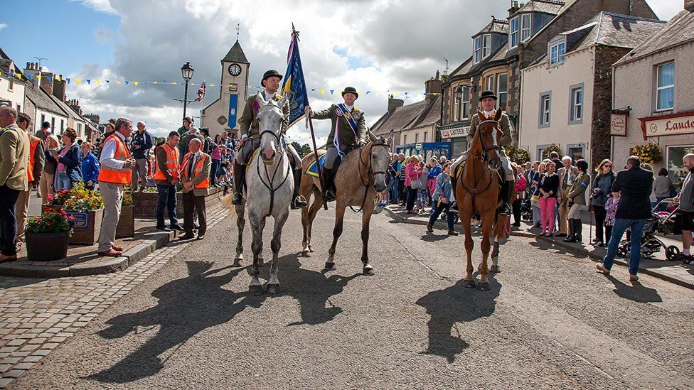 In pictures: Lauder Common Riding - BBC News