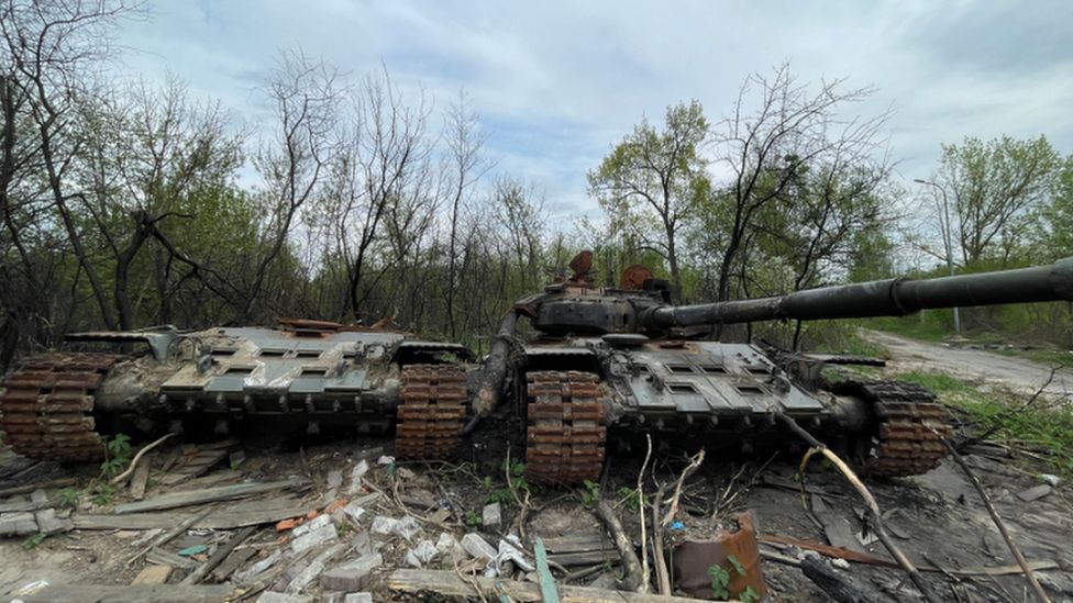 Abandoned Ukrainian tanks