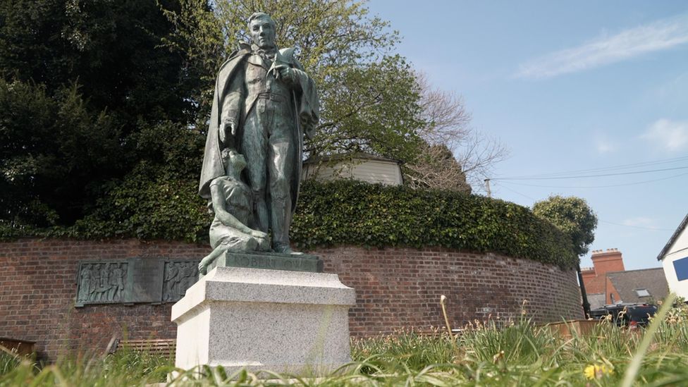 Statue of Robert Owen