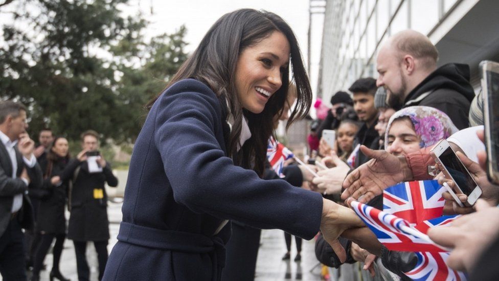 Meghan Markle Hug A Dream Come True For Girl 10 Bbc News 7388