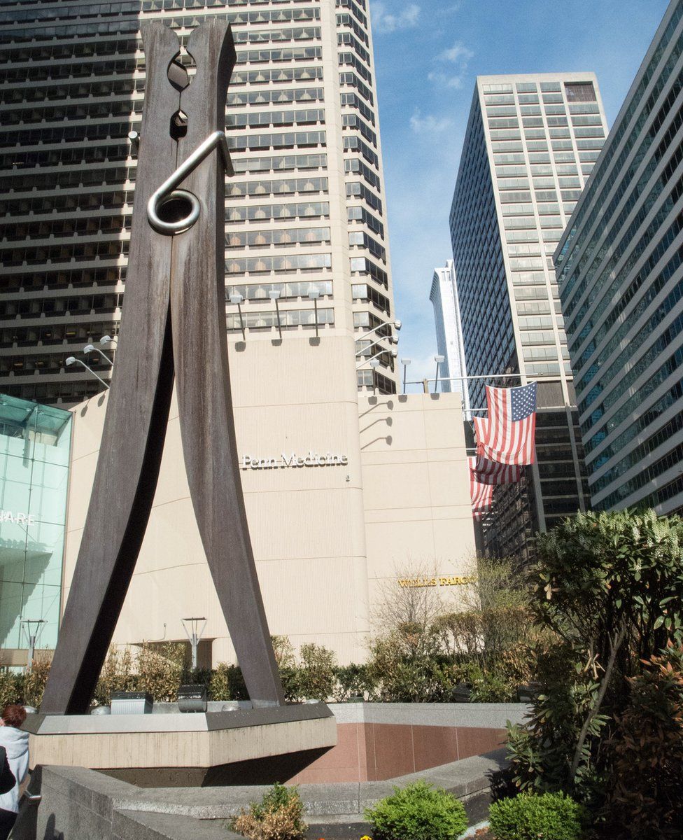 Claes Oldenburg's 14m (46ft) steel Clothespin in Philadelphia