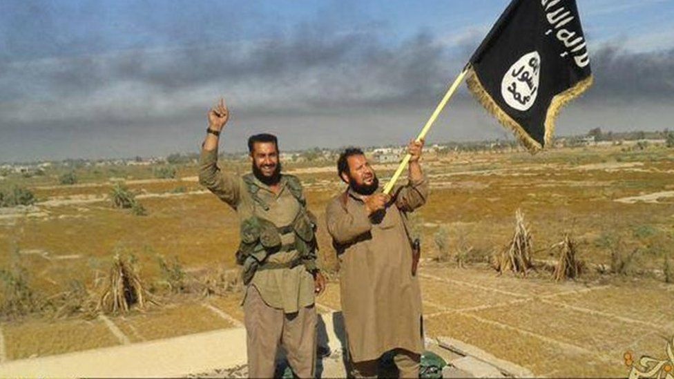 Islamic State militants in Falluja (file photo)