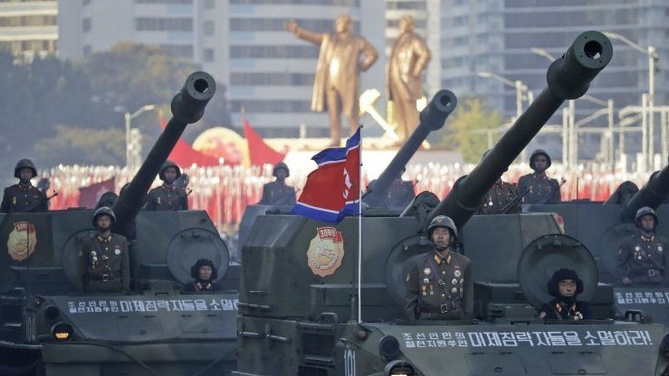 Soldiers in tanks parade in Pyongyang (10 October 2015)