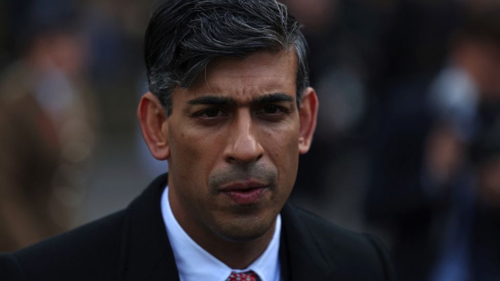 British-Palestinians call for visa scheme for trapped relatives - BBC News