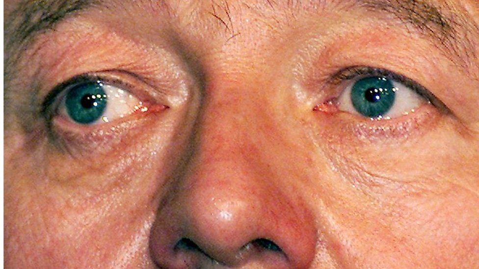 Ken Livingstone's eyes tear up after being announced as London's first mayor