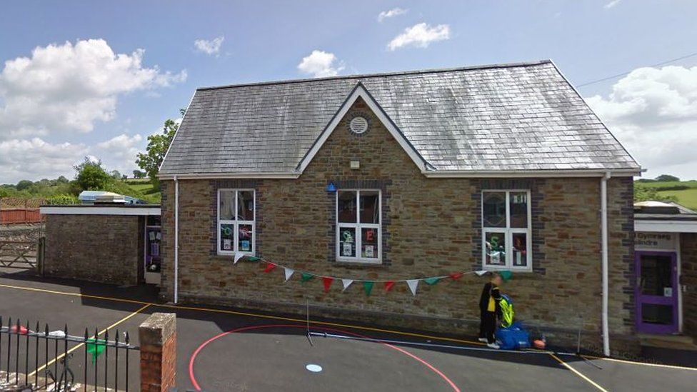 Welsh language Swansea council criticised over school closure