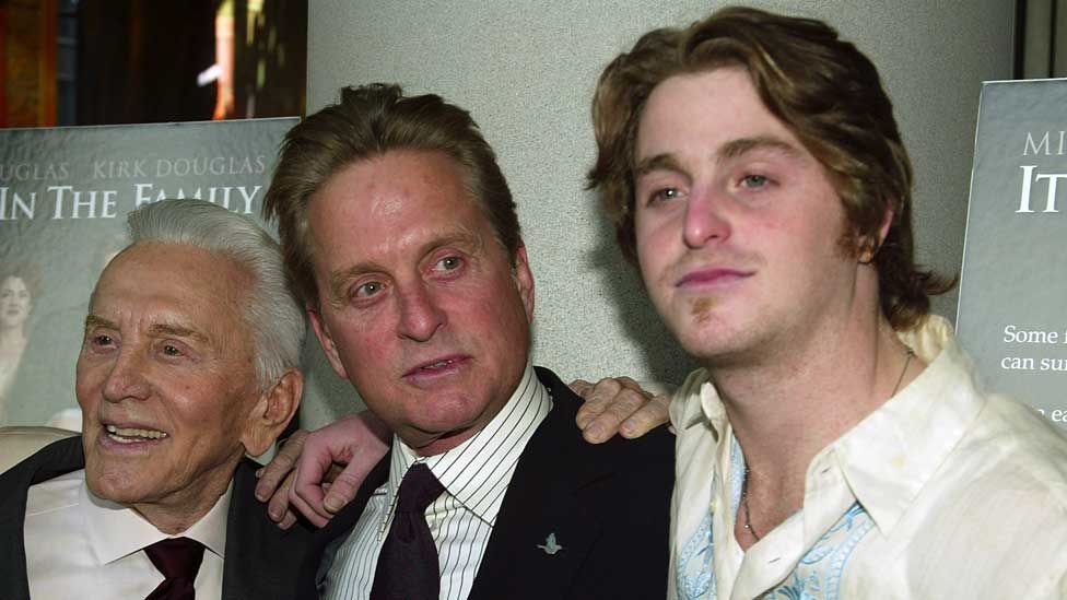 Kirk Douglas with son Michael and grandson Cameron in 2003