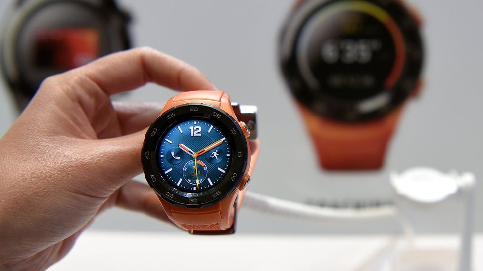 Huawei chief dismisses usefulness of smartwatches - BBC News
