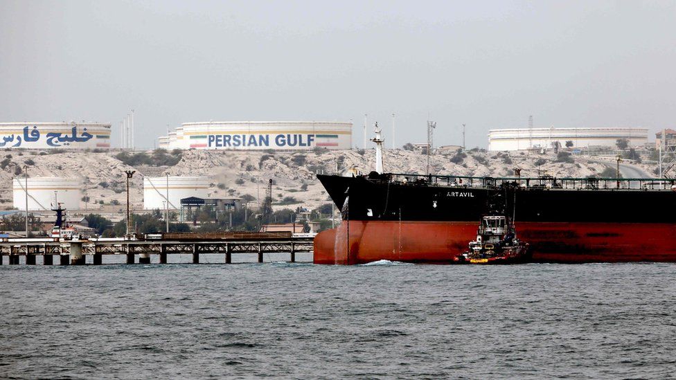 File photo showing an Iranian tanker docked at a platform of the oil facility on Iran's Khark Island, in the Gulf (12 March 2017)