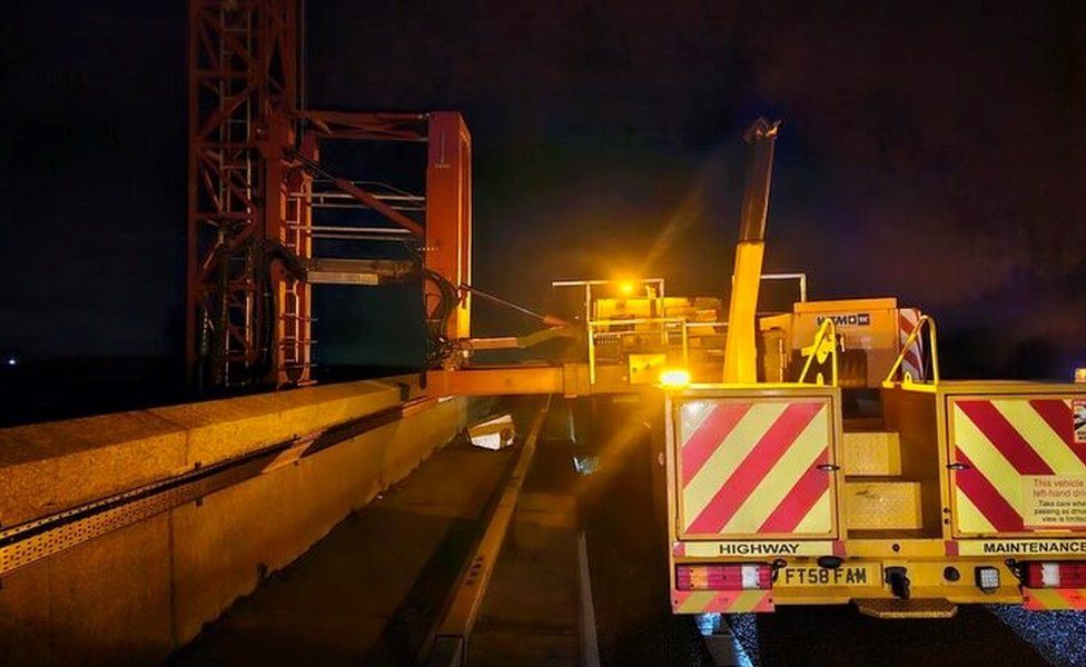 Broken down vehicle on the Orwell Bridge, at night
