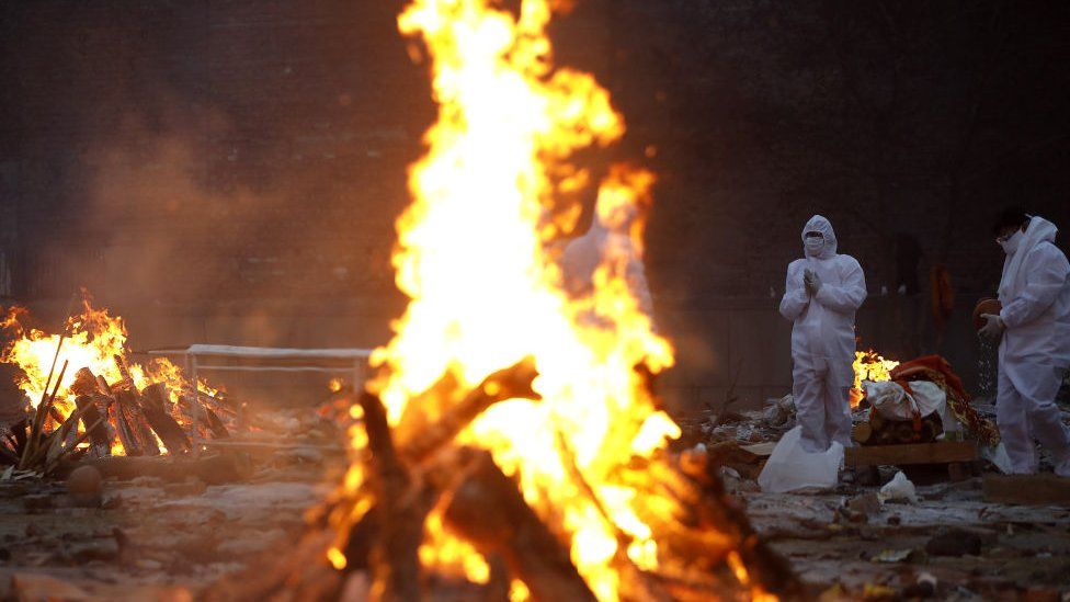 В некоторых городах не хватило места даже в крематориях