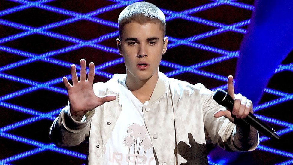 Recording artist Justin Bieber performs onstage during the 2016 Billboard Music Awards.