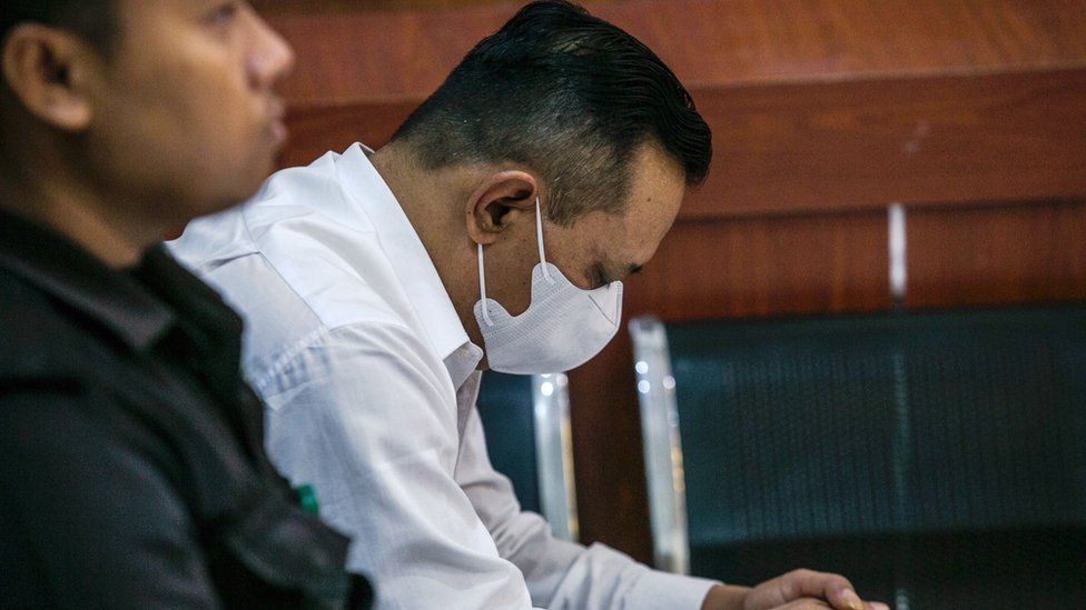 Arema FC security officer Suko Sutrisno bows his head as he awaits his sentencing in court on 9/3