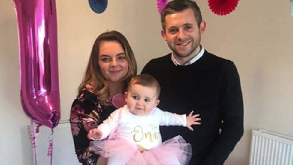 Whiston Hospital apology over baby sepsis death - BBC News