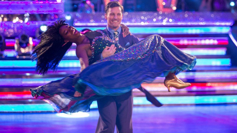 Strictly Come Dancing: Jamelia 'the dance-off queen' out - BBC Newsround