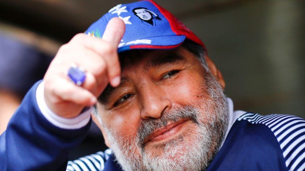 Diego Maradona: Argentina legend dies aged 60 - BBC News 