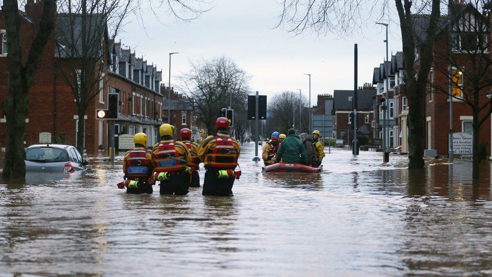 Storm Desmond: Hundreds unable to go home one year on - BBC News