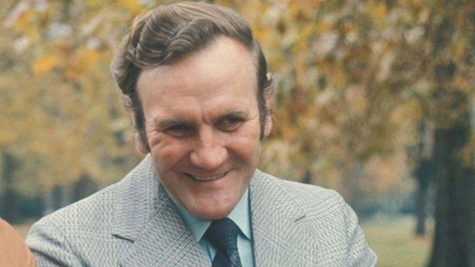 Don Revie: MP seeks FA apology over Leeds United and England boss