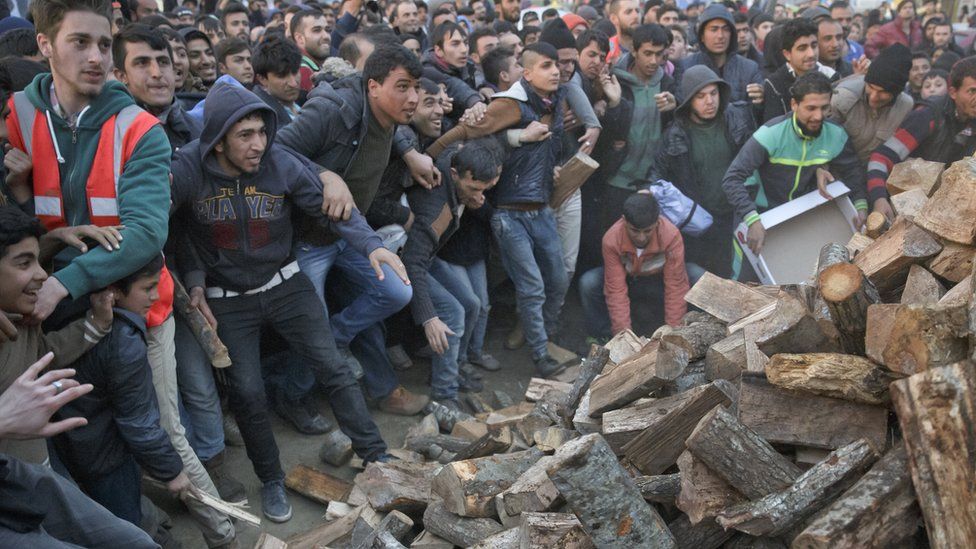 In Pictures Life For Migrants In Idomeni Refugee Camp In Greece Bbc News