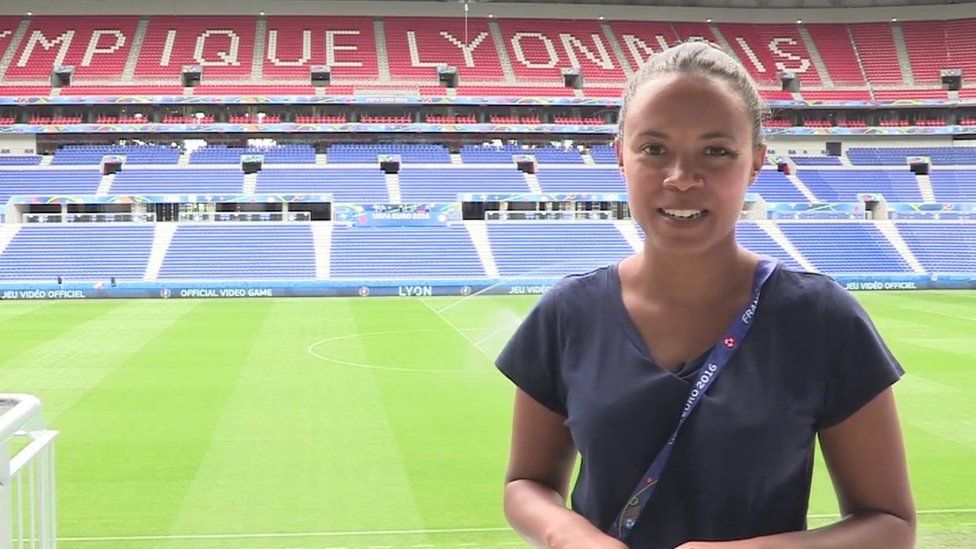 Wales and England into Euros knockouts - BBC Newsround