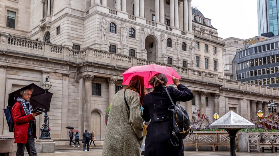 People outside Bank of England