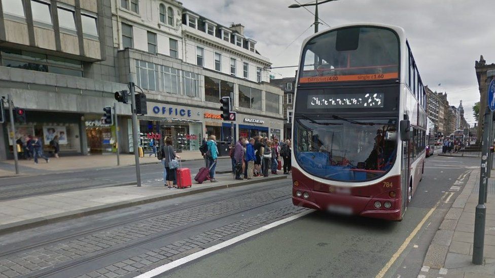 Woman hit by bus Edinburgh has head - BBC News