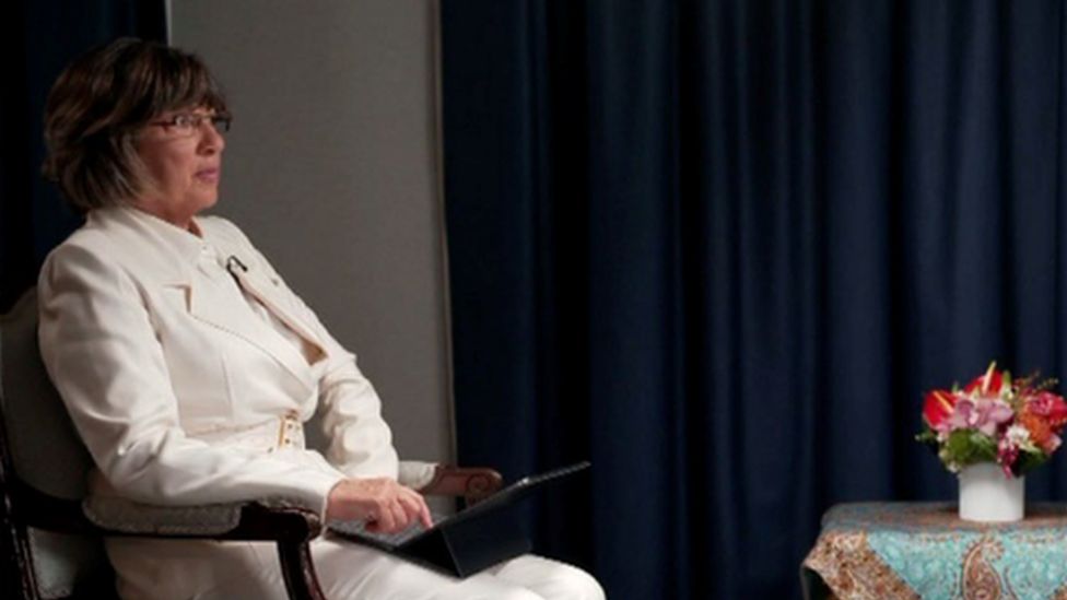 CNN journalist Christiane Amanpour is sat opposite an empty chair where Iranian president Ebrahim Raisi would have sat.