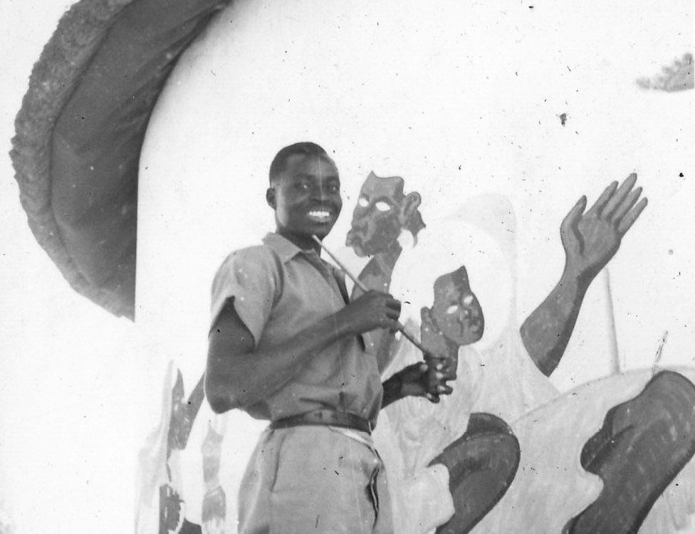 Ливингстон Санго расписывает фрески часовни в Киренской миссии в 1940-х годах