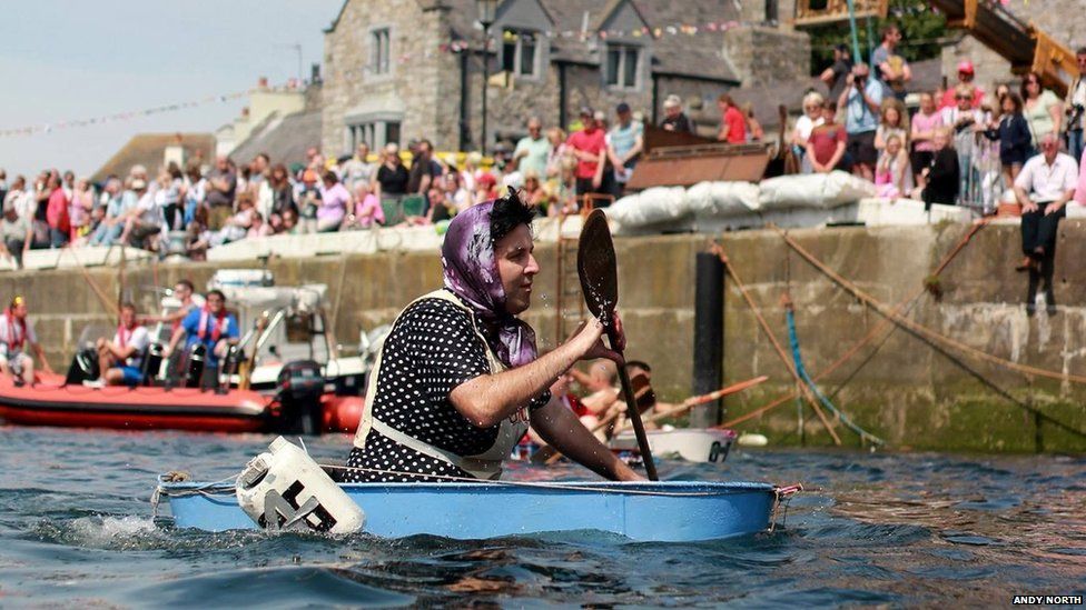World Tin Bath Championships held on the Isle of Man BBC News