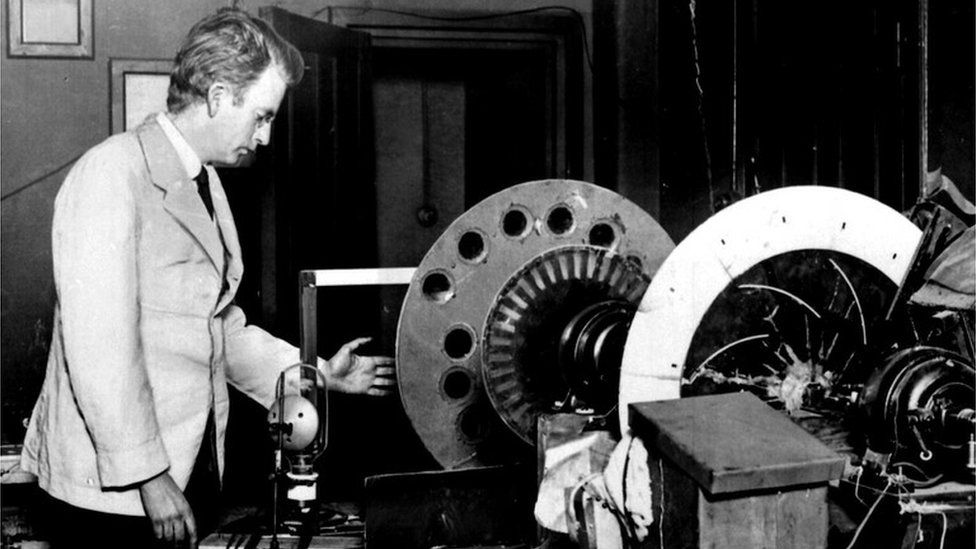 John Logie Baird shows the apparatus for his TV in 1926