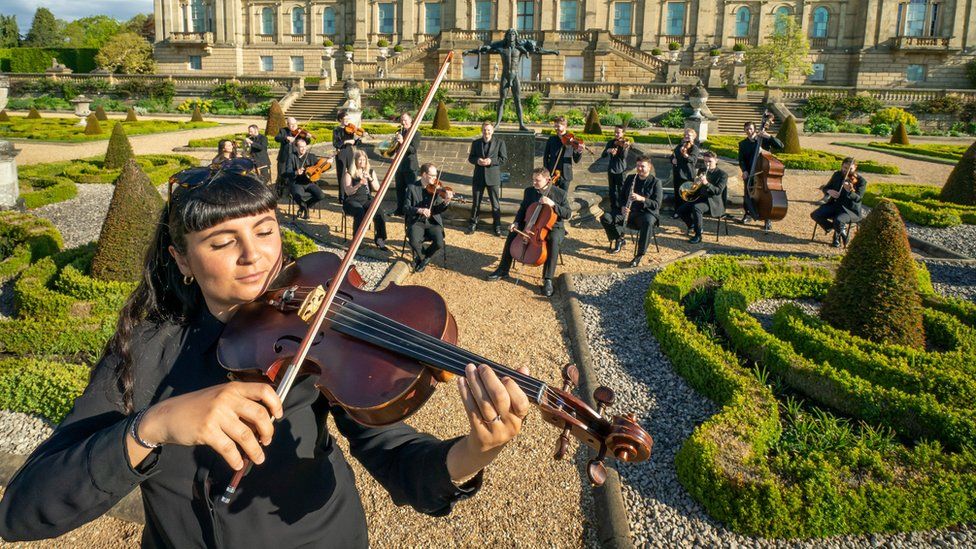 Viola player Sophia Dignam