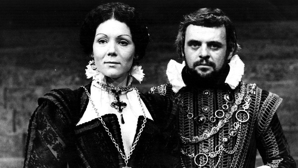 Sir Anthony Hopkins on stage with Dame Diana Rigg in 1972