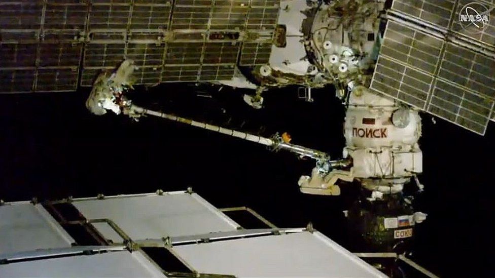 Cosmonauts conduct spacewalk outside the ISS. 11 Dec 2018