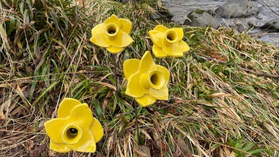 Lowther Castle ceramic daffodils on sale for charities BBC News