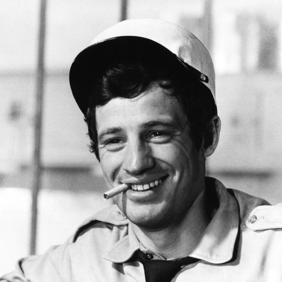 French film great Jean-Paul Belmondo dies at 88 - BBC News