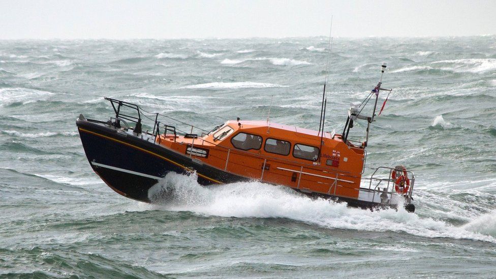 New lifeboat for Western Isles RNLI station - BBC News