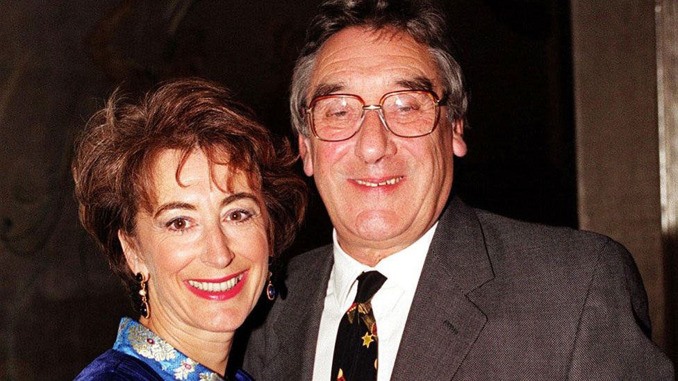 Maureen Lipman joining Coronation Street - BBC News