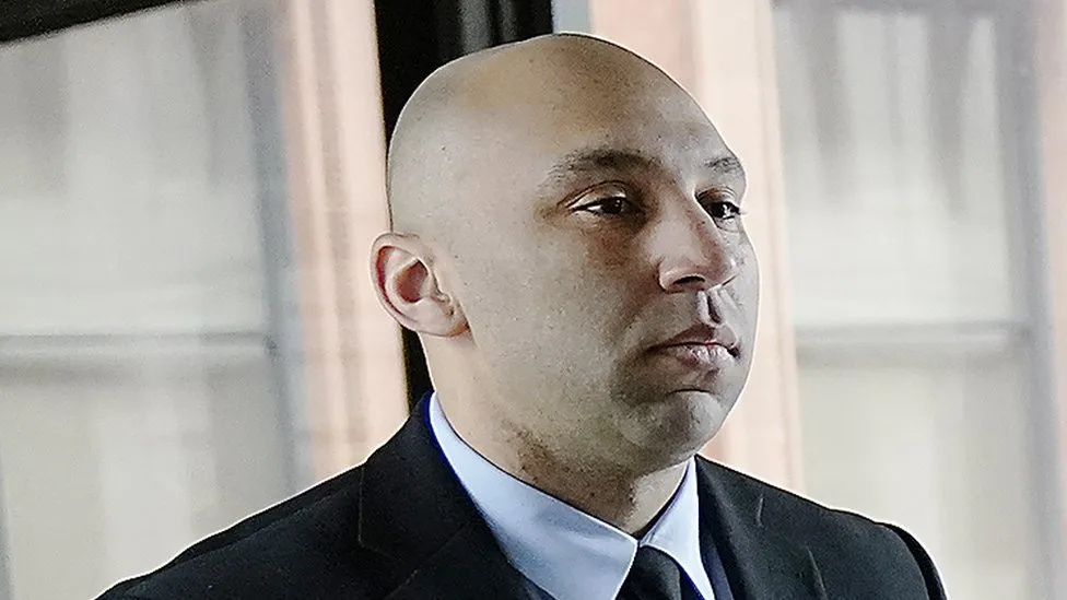 Sentenced 3.5 years for manslaughter after kneeling on George Floyd’s back 🤮