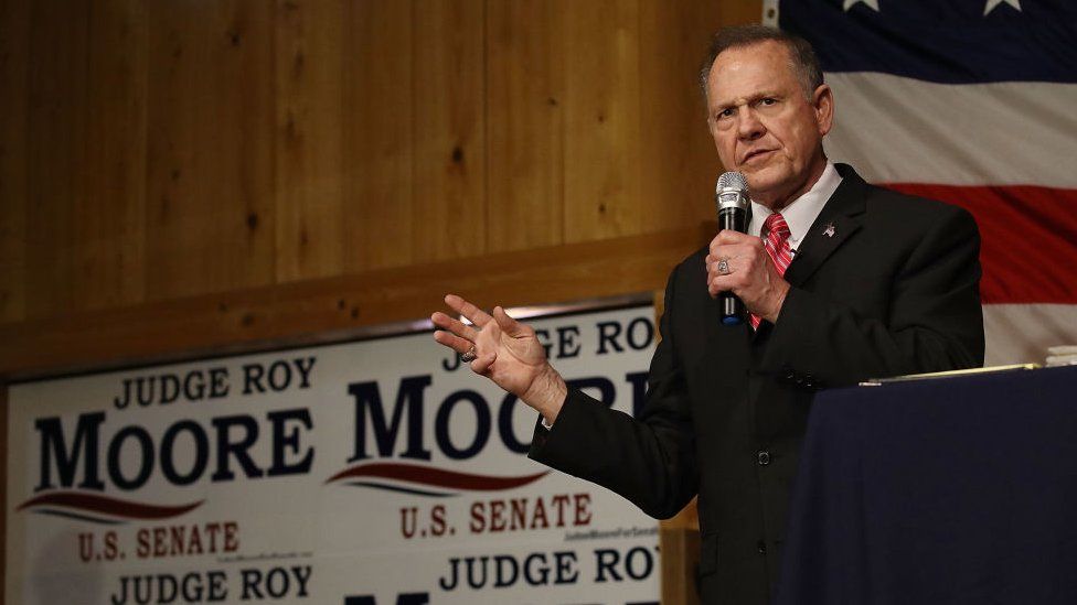 Roy Moore accuser Beverly Nelson added note to evidence BBC News