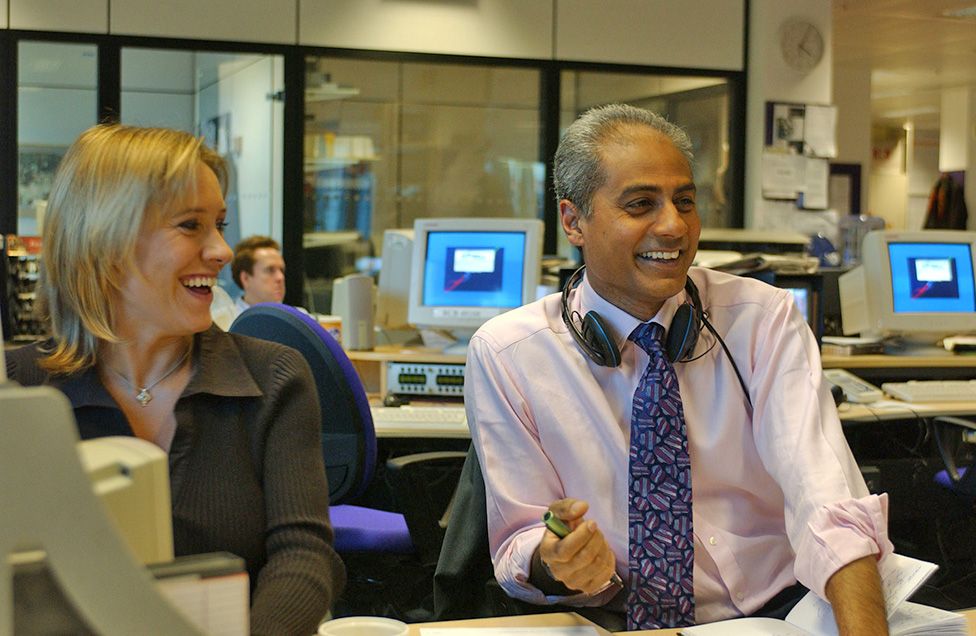 Sophie Raworth and George Alagiah in the newsroom