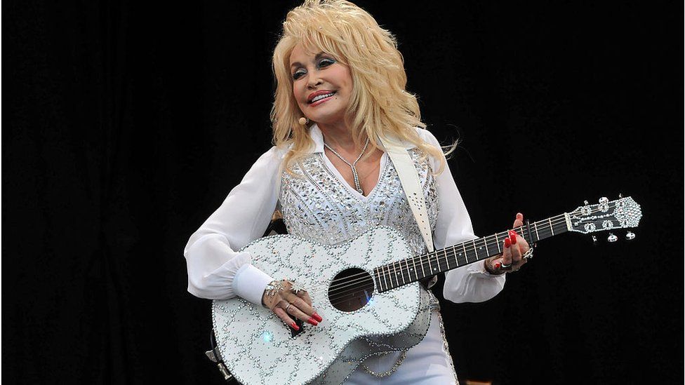 Dolly Parton performing at Glastonbury 2014
