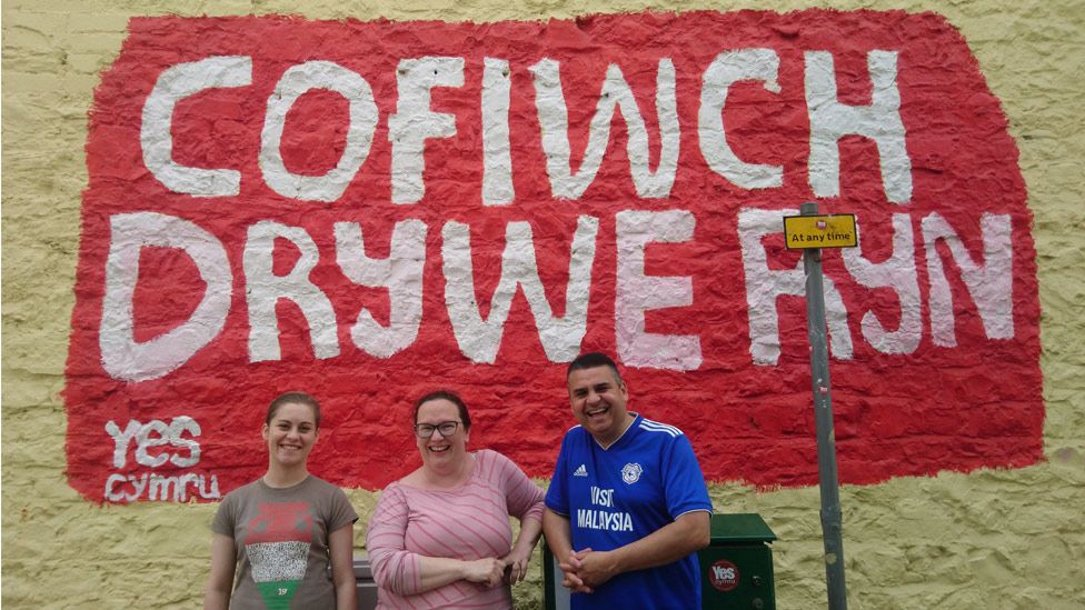Cofiwch Dryweryn replica mural in Bridgend