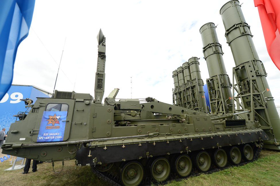 S-300 missile system on show in Moscow, 28 Aug 13 file pic
