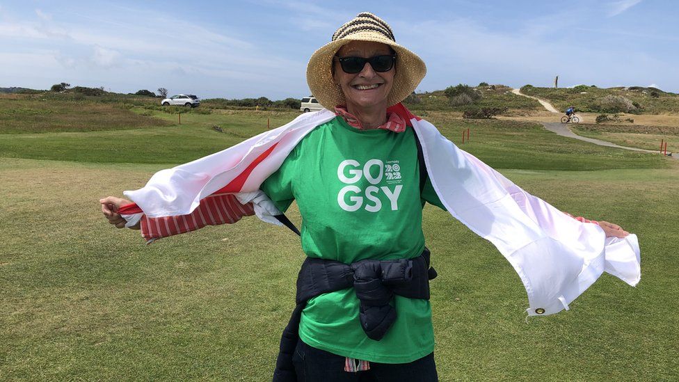 Wendy Clarkson cheering on her cousin in the women’s golf