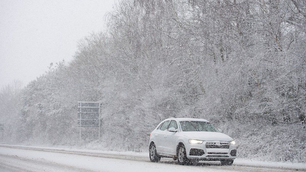 Snowy conditions on the A46 near Stratford-upon-Avon, Warwickshire