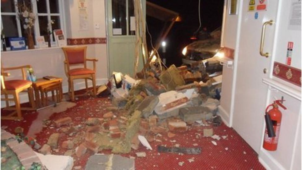 Car crashes into Kingsway Nursing Home in Langley Park BBC News