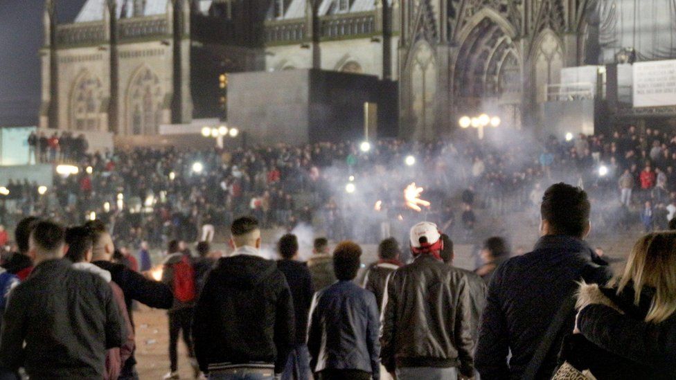 Crowds outside Cologne railway station on New Year's Eve 2015 (31/12/2015)